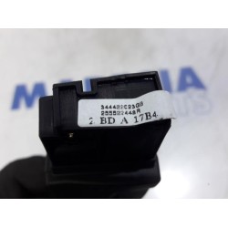 Renault - Clio - Steering wheel mounted radio control
