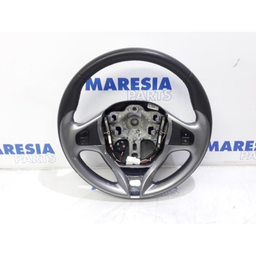 Renault - Clio - Steering wheel