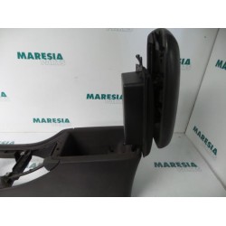 Peugeot - 607 - Armrest