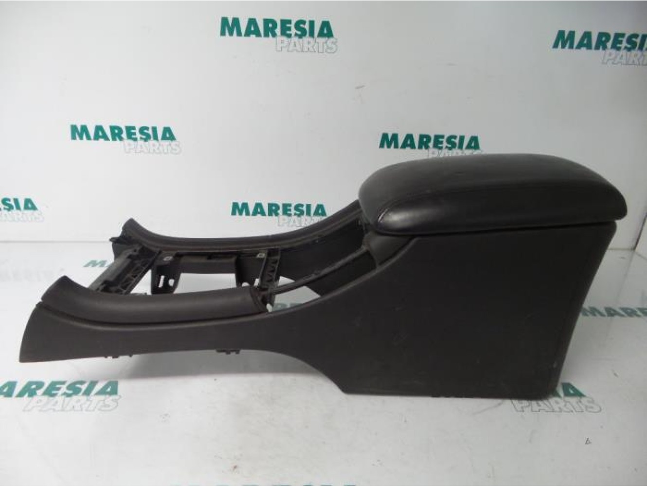 Peugeot - 607 - Armrest