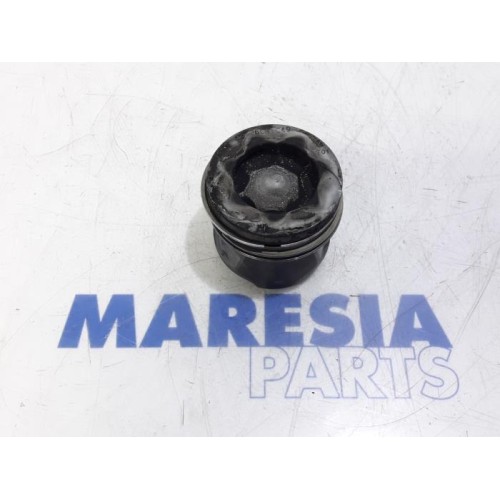 Renault - Megane Scenic - Piston
