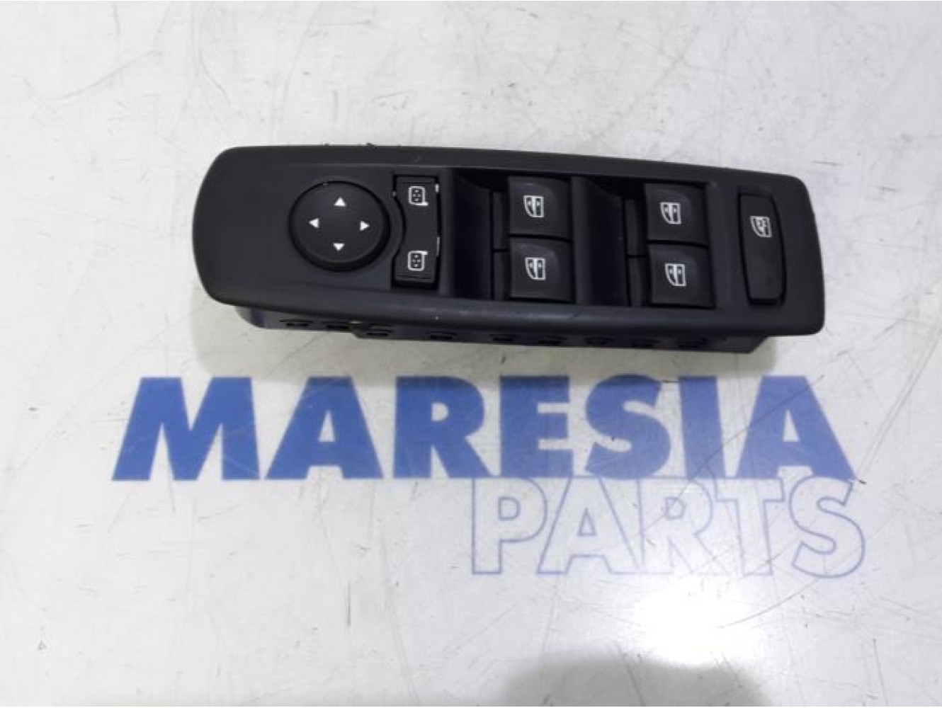 Renault - Megane - Multi-functional window switch