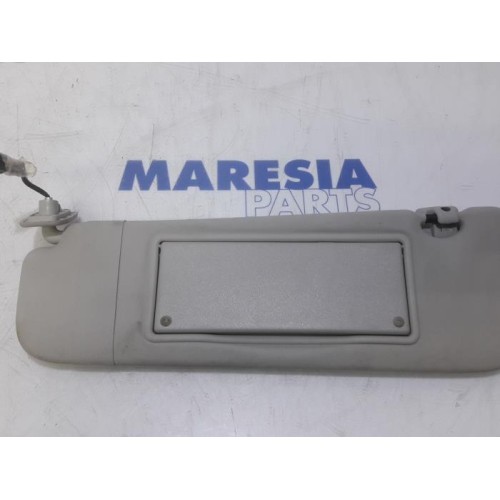 Peugeot - 207 - Sun visor
