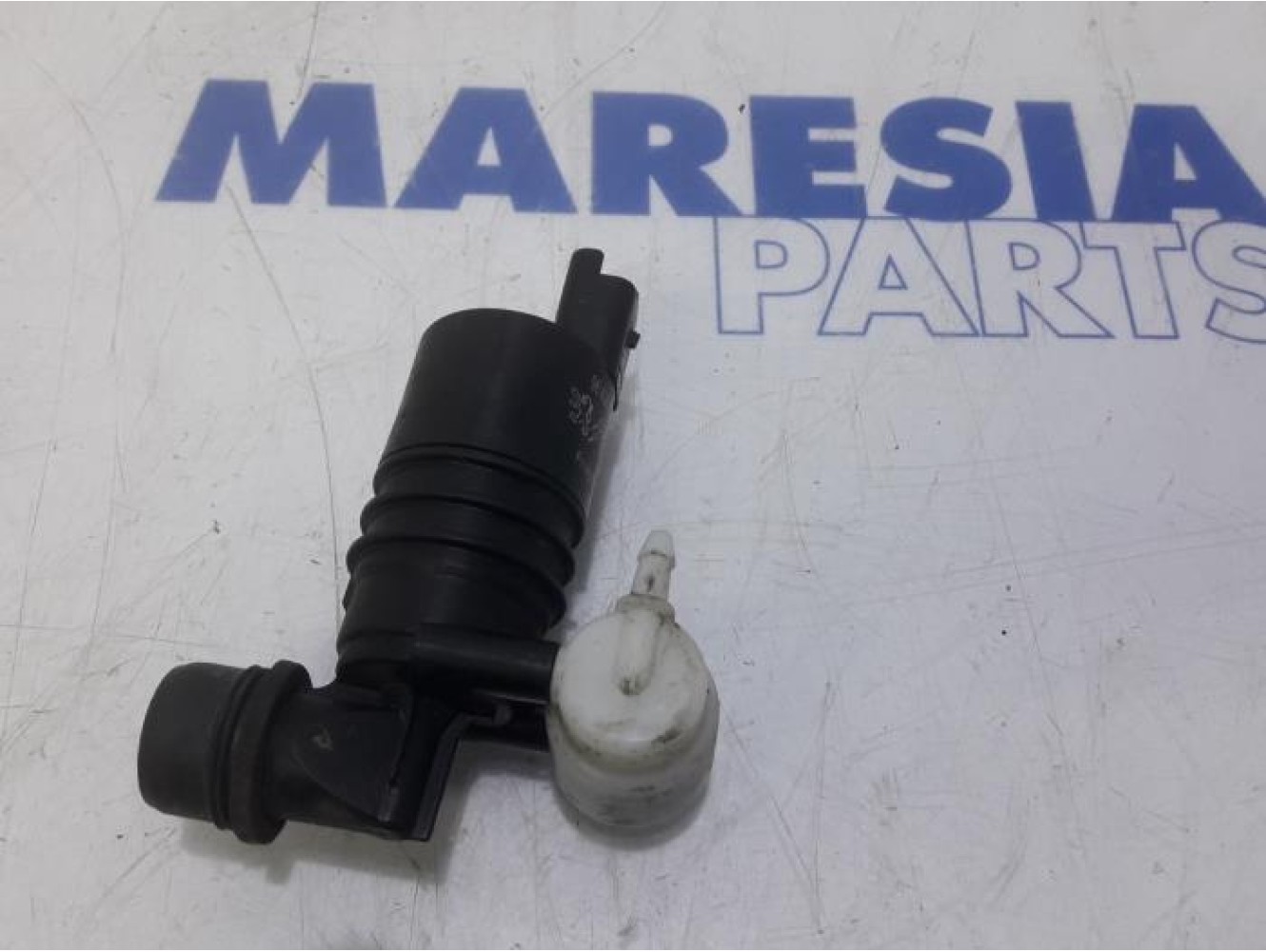 Citroen - C5 - Scheibensprüherpumpe vorne