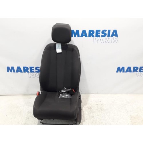 Renault - Megane - Seat, left