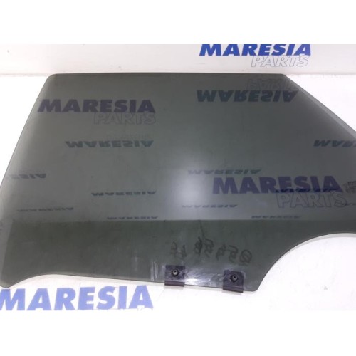 Renault - Captur - Rear door window 4-door, left
