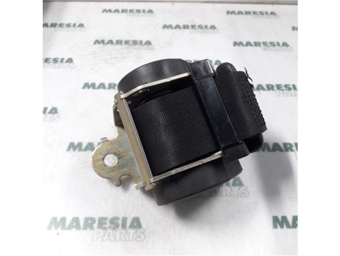 Peugeot - 607 - Rear seatbelt, centre