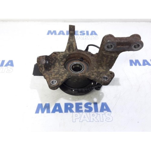 Renault - Megane - Achsschenkel links vorne