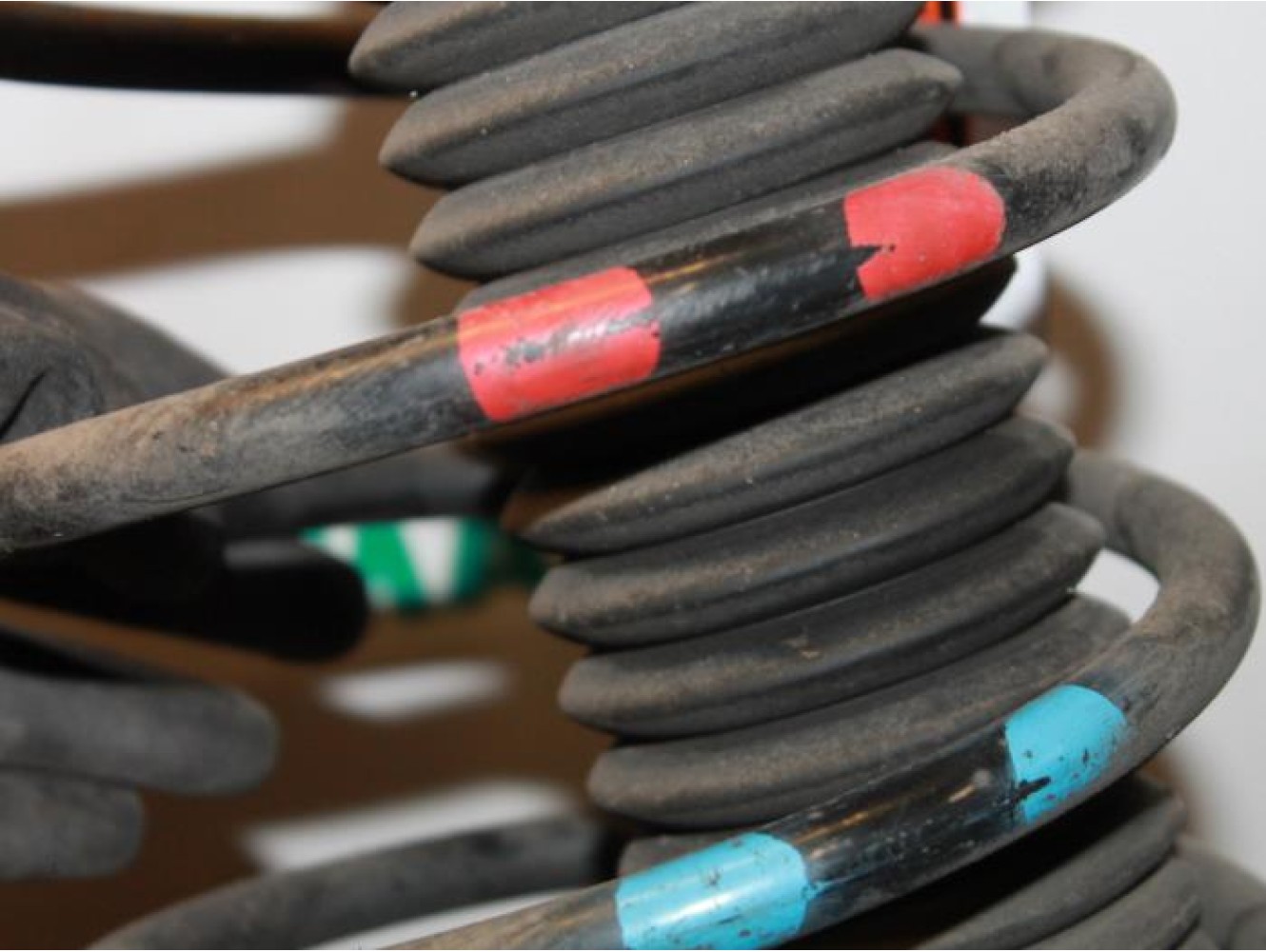 Peugeot - 307 - Front shock absorber rod, right