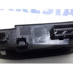 Peugeot - 208 - Multi-functional window switch