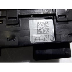 Peugeot - 208 - Multi-functional window switch