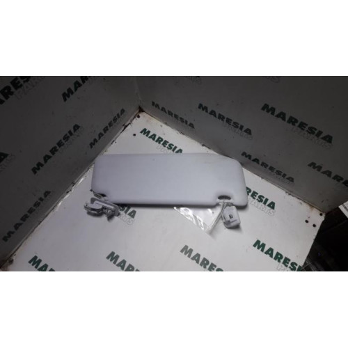 Peugeot - 208 - Sun visor
