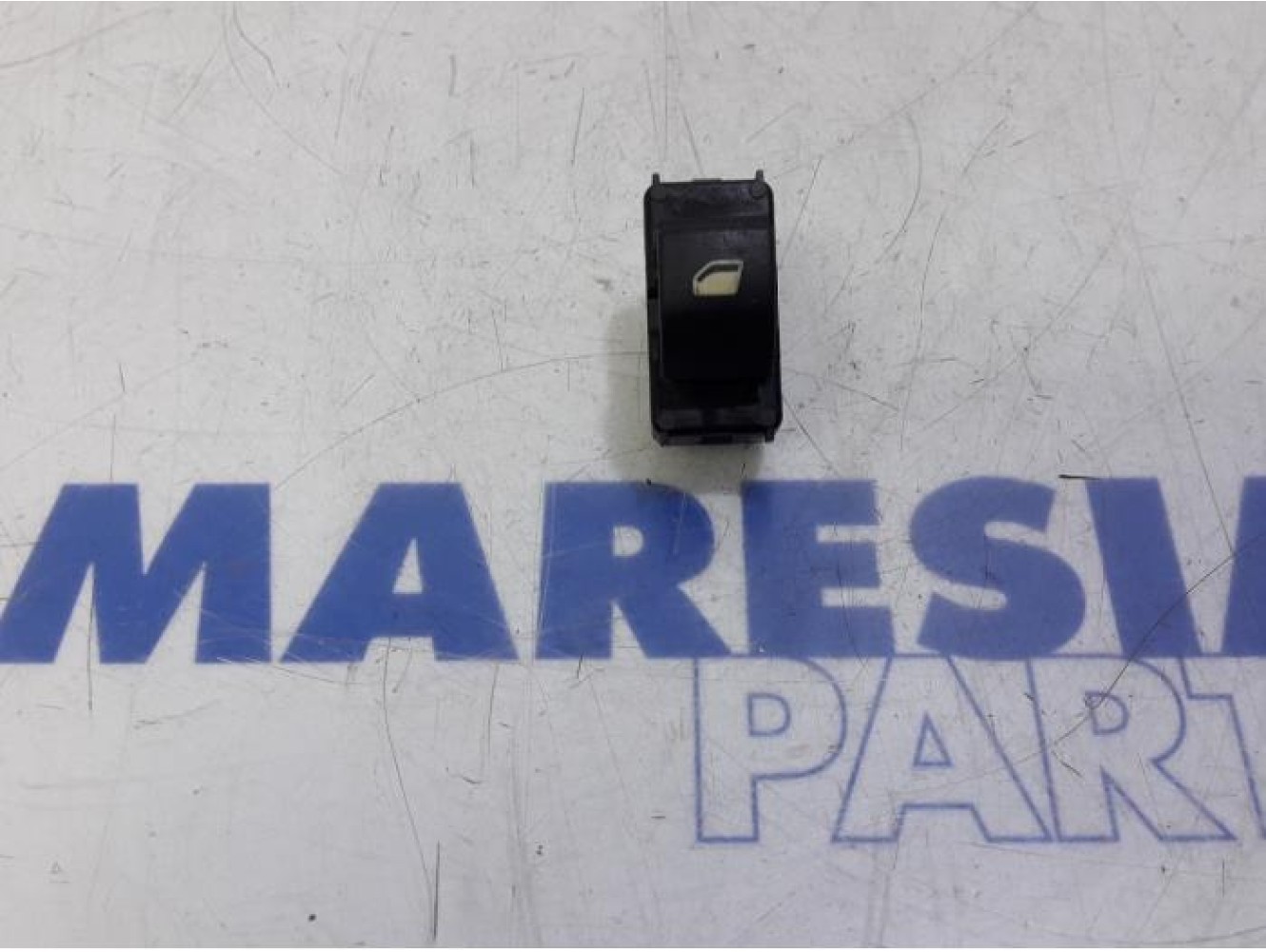 Citroen - Berlingo - Multi-functional window switch