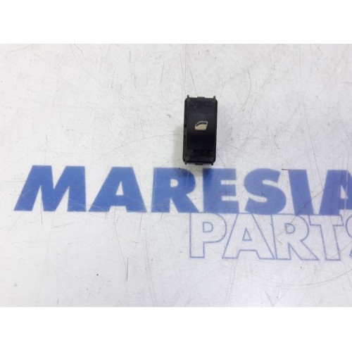 Citroen - Berlingo - Multi-functional window switch