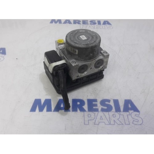 Peugeot - 208 - ABS pump