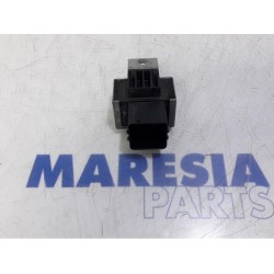 Renault - Scenic - Glow plug relay