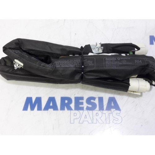 Renault - Scenic - Airbag hemel rechts