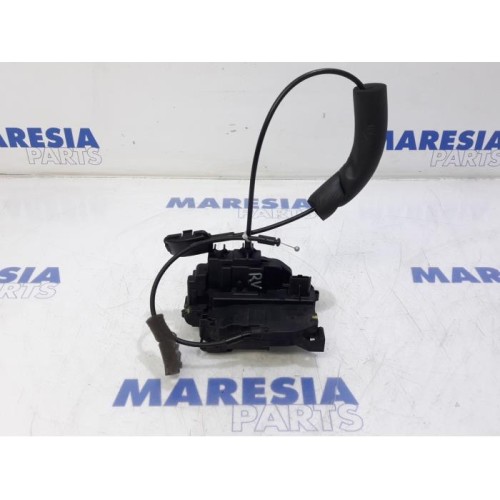 Renault - Scenic - Front door lock mechanism 4-door, right