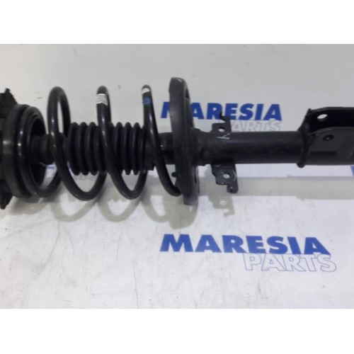 Renault - Scenic - Front shock absorber rod, right