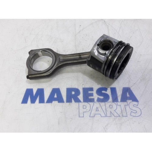 Peugeot - 5008 - Piston