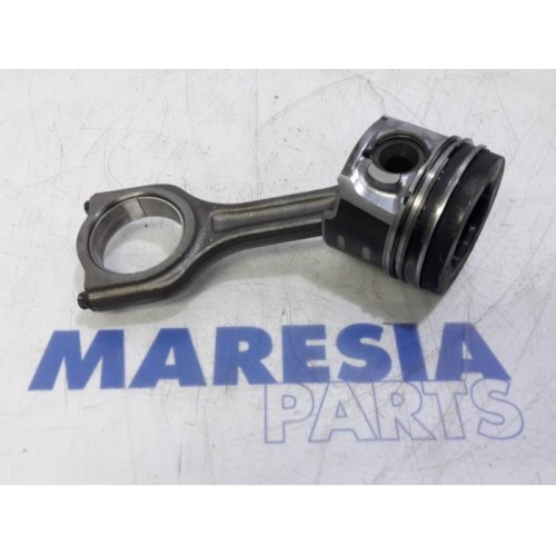 Peugeot - 5008 - Piston