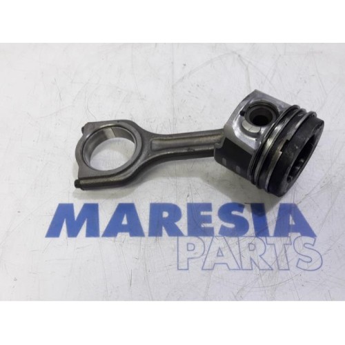 Peugeot - 5008 - Piston