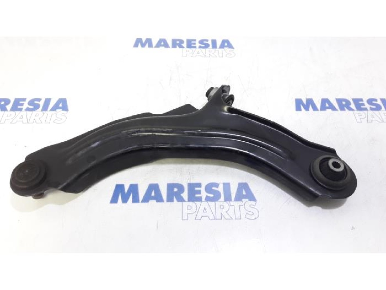 Renault - Clio - Front lower wishbone, right