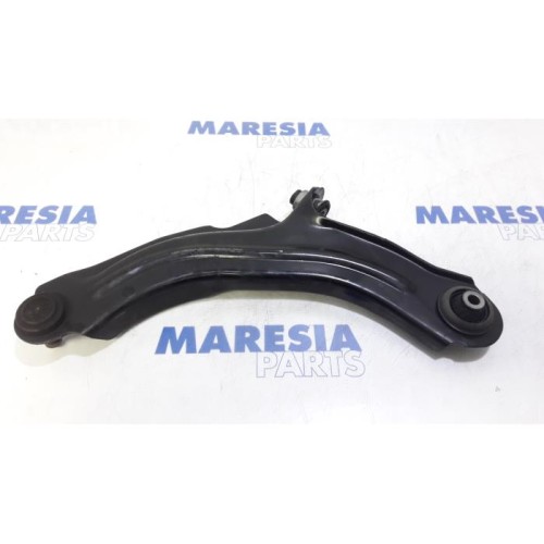 Renault - Clio - Front lower wishbone, right
