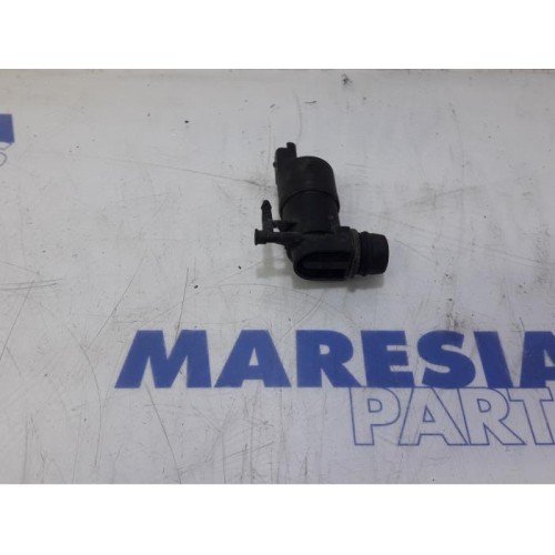 Renault - Master - Scheibensprüherpumpe vorne