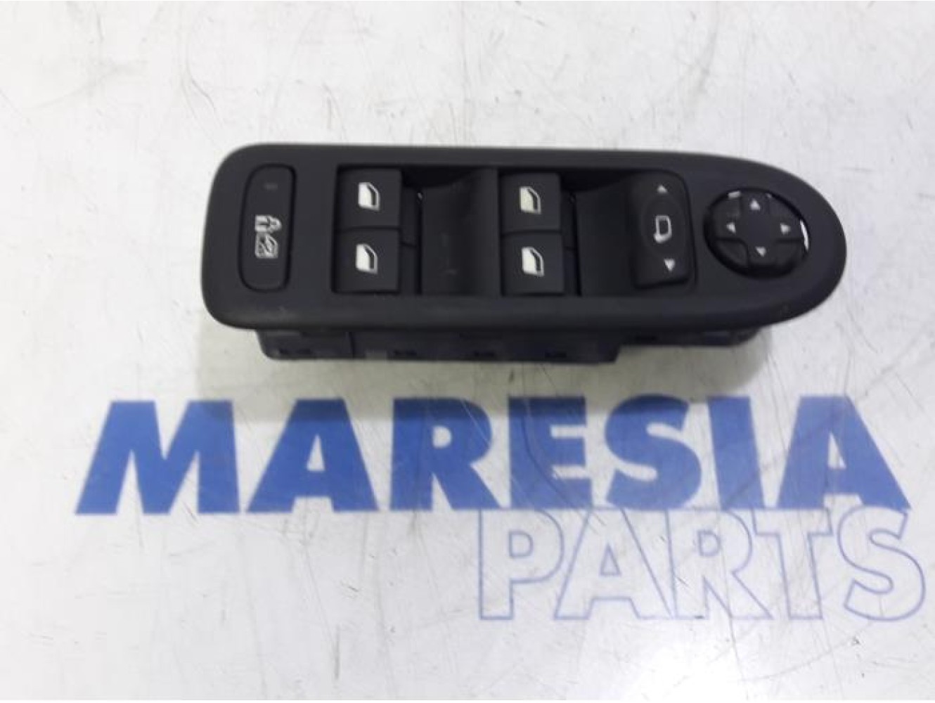 Peugeot - 508 - Multi-functional window switch