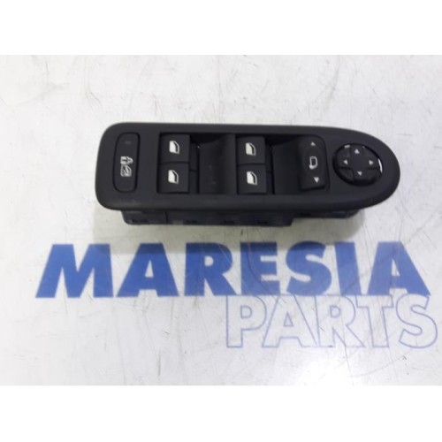 Peugeot - 508 - Multi-functional window switch