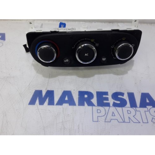 Renault - Clio - Heater control panel