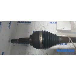 Renault - Clio - Front drive shaft, left