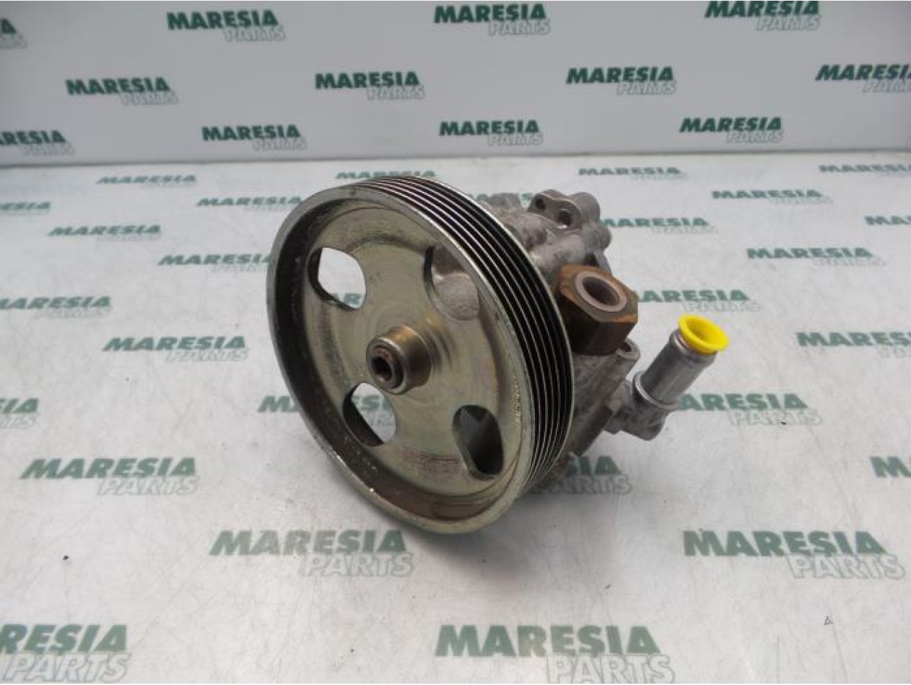 Peugeot - 607 - Power steering pump