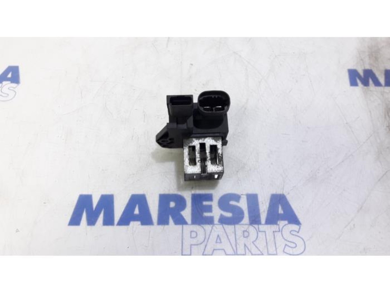 Peugeot - 207 - Cooling fan resistor