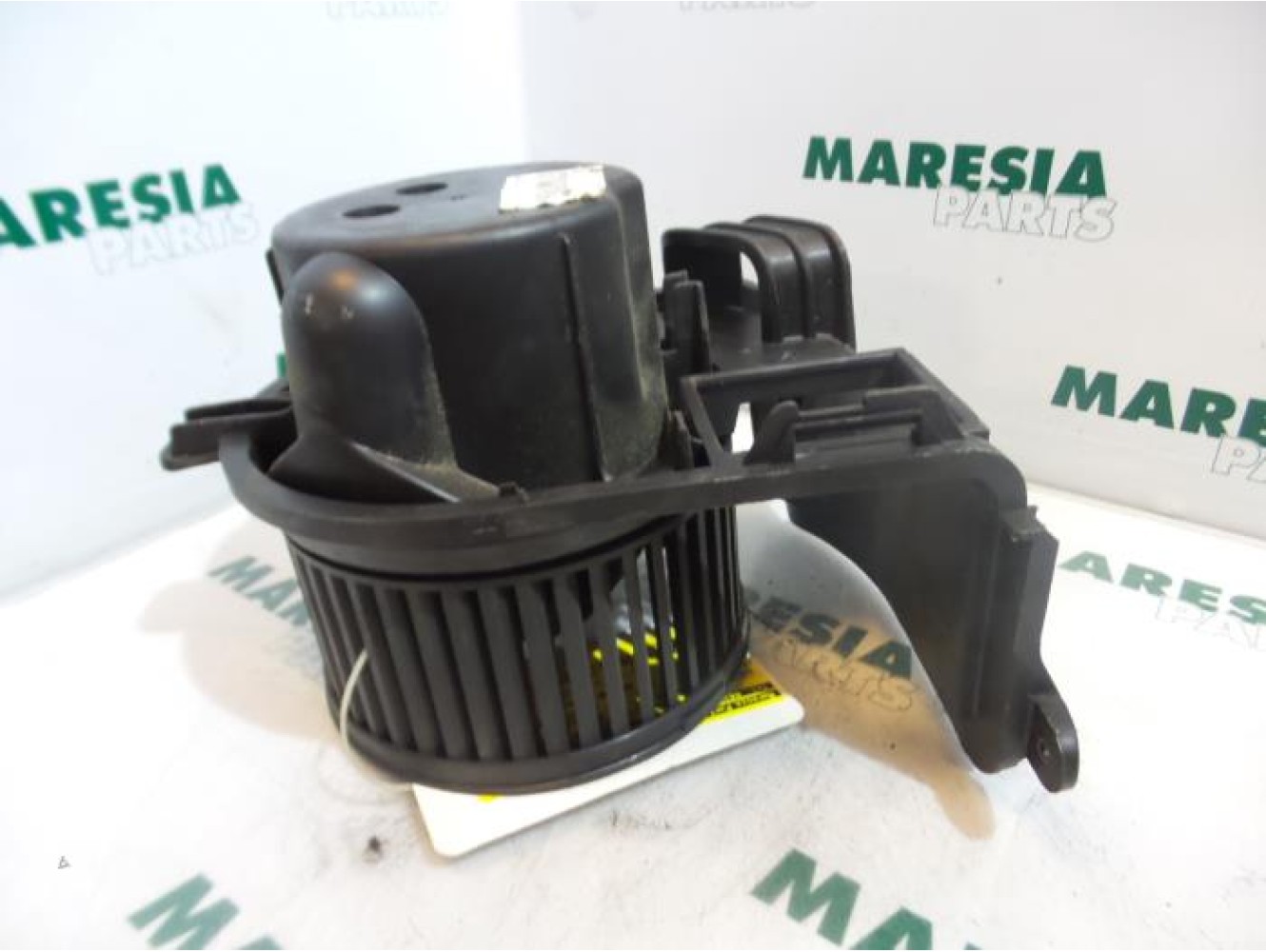 Renault - Clio - Heating and ventilation fan motor