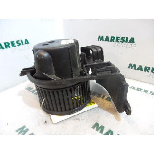 Renault - Clio - Heating and ventilation fan motor