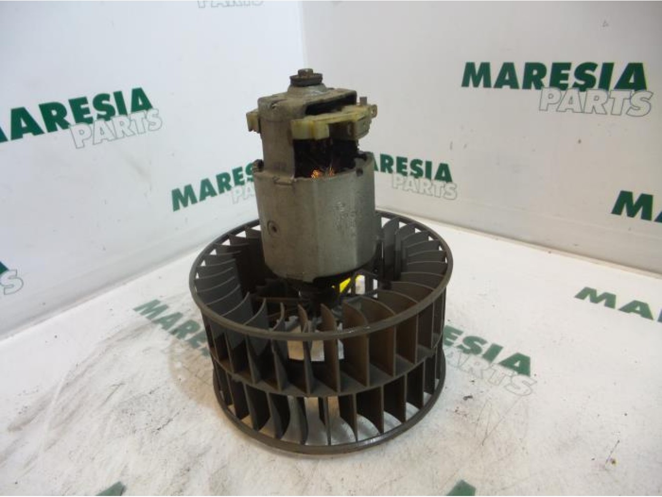 Renault - Clio - Heating and ventilation fan motor