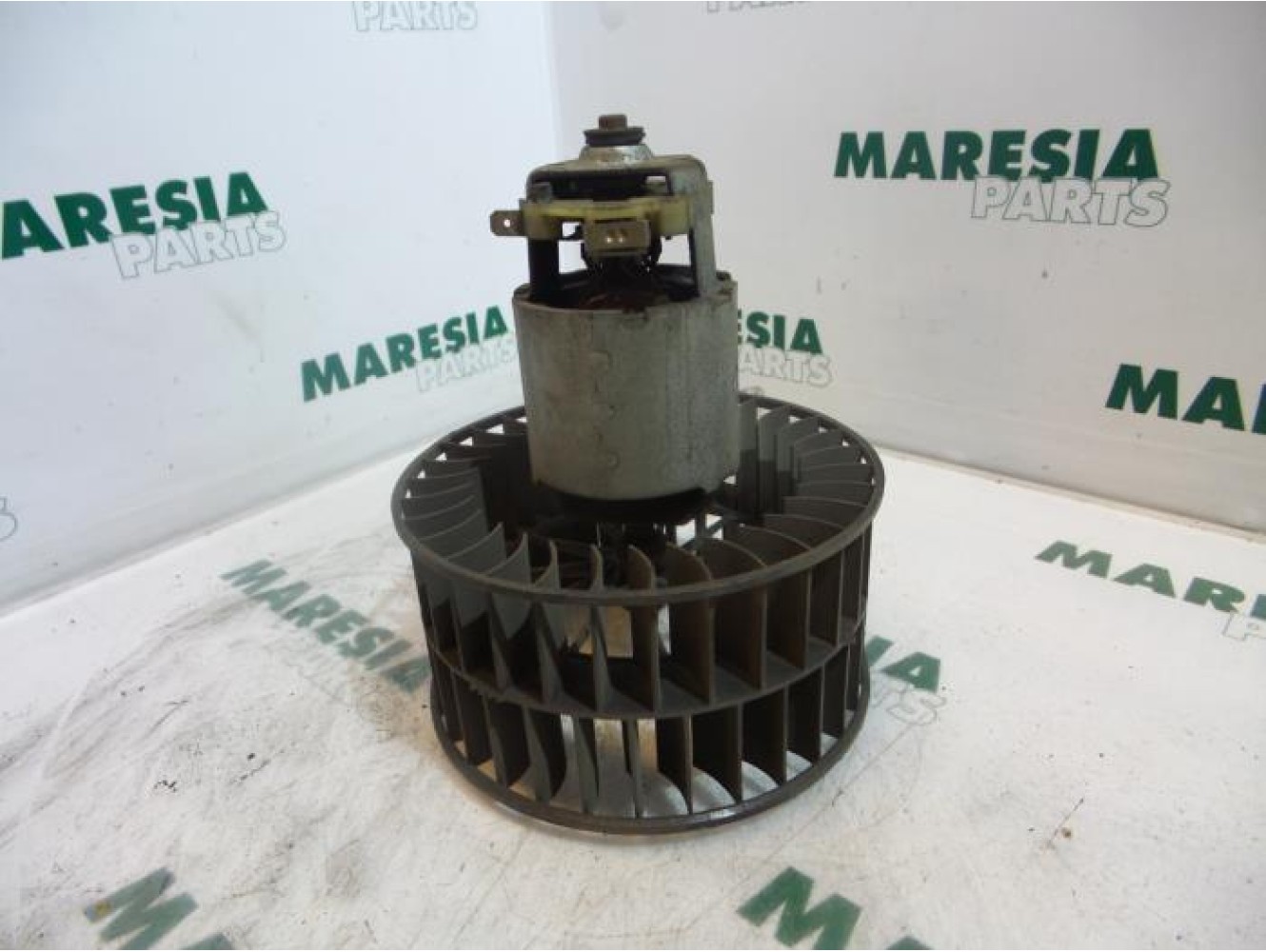 Renault - Clio - Heating and ventilation fan motor