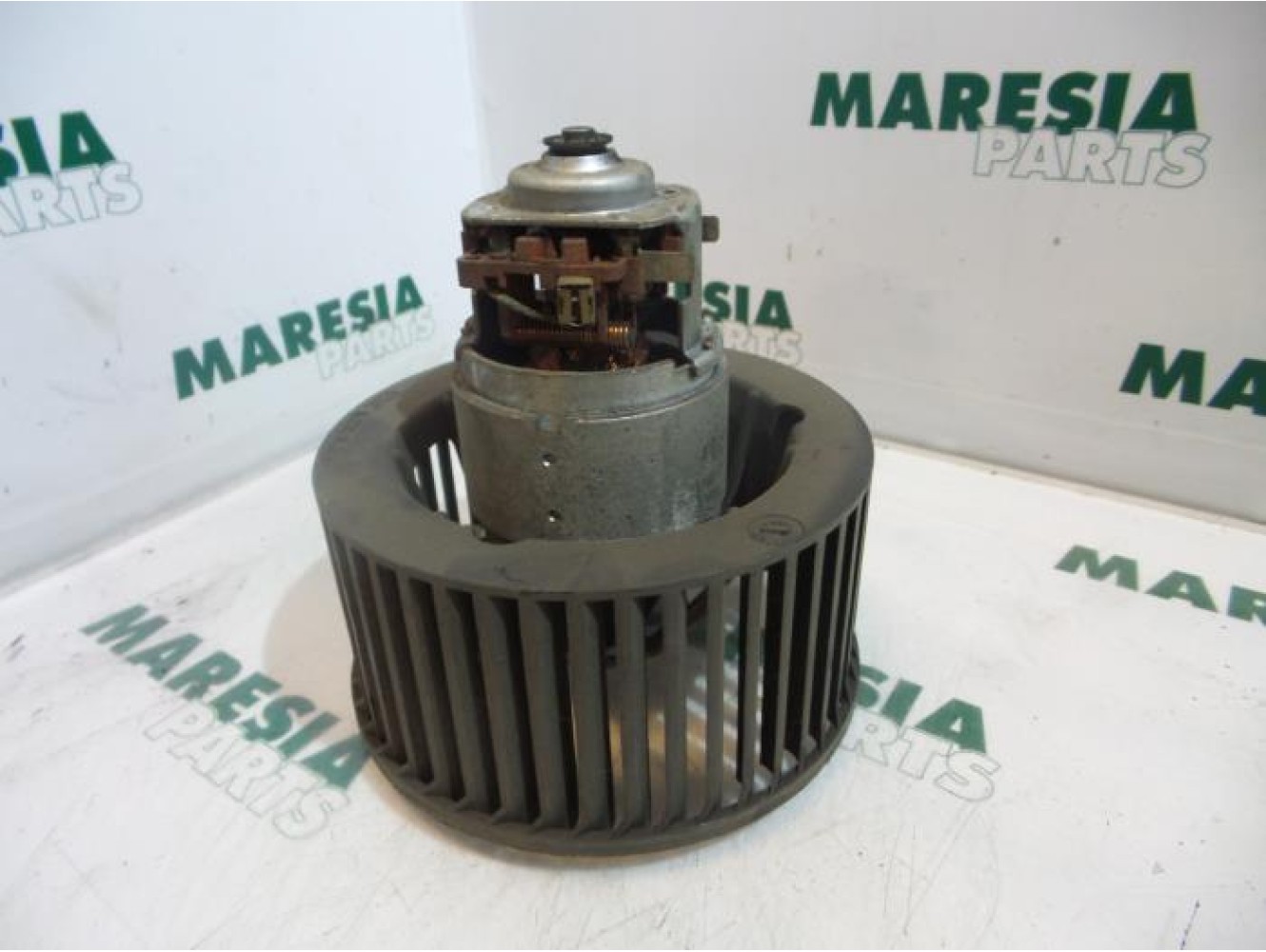 Renault - Clio - Heating and ventilation fan motor