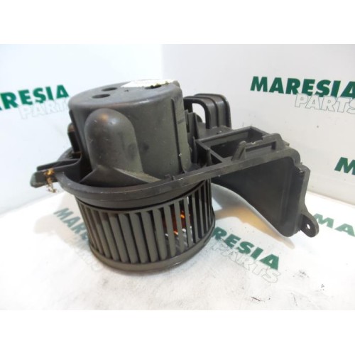 Renault - Clio - Heating and ventilation fan motor