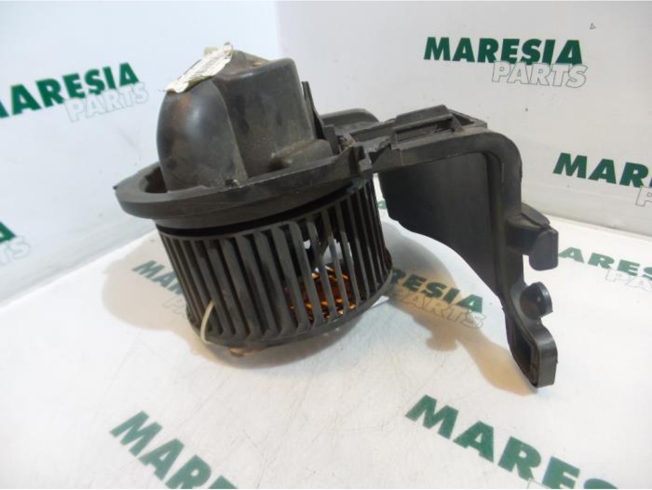 Renault - Clio - Heating and ventilation fan motor