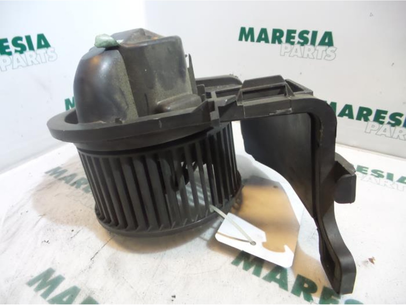 Renault - Clio - Heating and ventilation fan motor