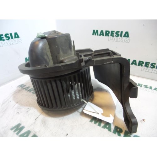 Renault - Clio - Heating and ventilation fan motor