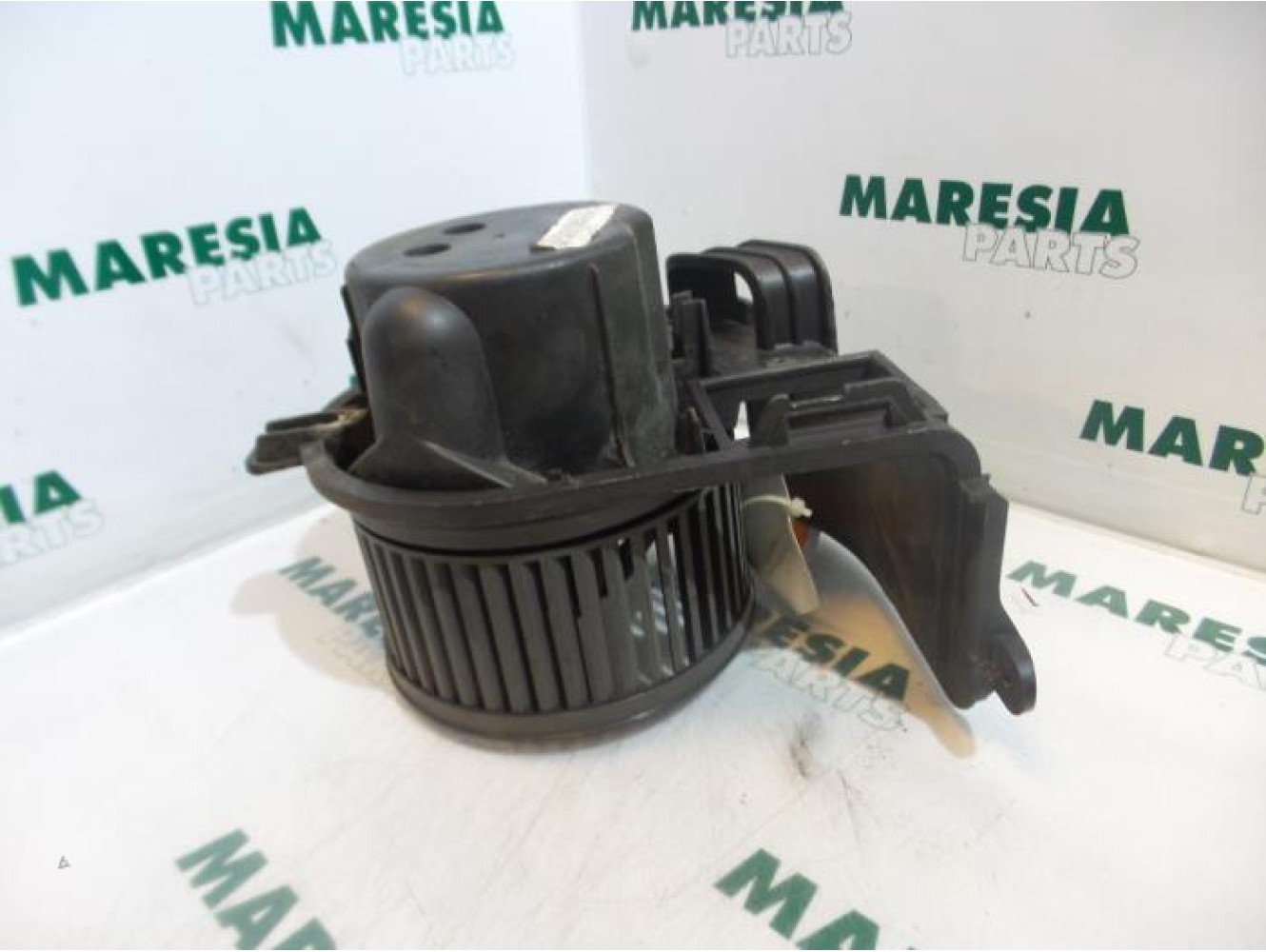 Renault - Clio - Heating and ventilation fan motor