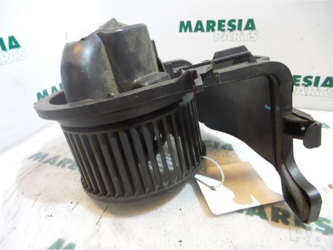 Renault - Clio - Heating and ventilation fan motor