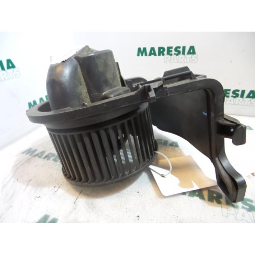 Renault - Clio - Heating and ventilation fan motor