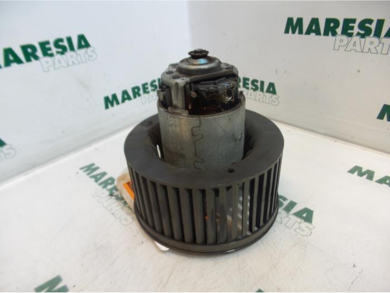 Renault - Clio - Heating and ventilation fan motor