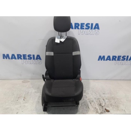 Renault - Scenic - Stoel rechts