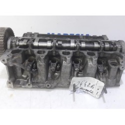 Renault - Clio - Cylinder head